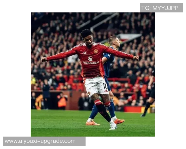 曼联友谊赛大胜巴黎圣日耳曼争议判罚引发全场热议